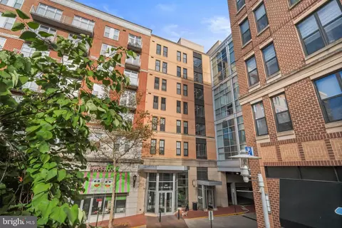 444 W Broad St #617, Falls Church, VA 22046