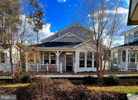 1022 Railroad Ave #4, Falls Church, VA 22046