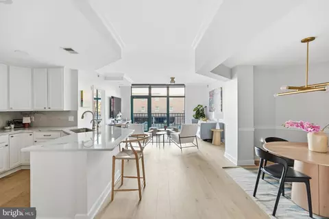502 W Broad St #215, Falls Church, VA 22046