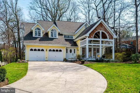 200 N Underwood St, Falls Church, VA 22046