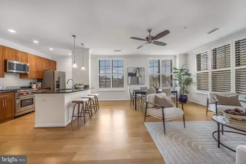 444 W Broad St W #307, Falls Church, VA 22046