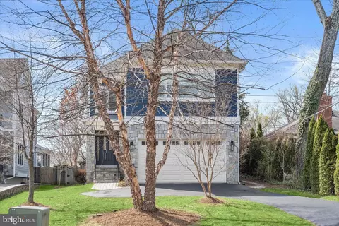 605 B Lincoln Ave, Falls Church, VA 22046