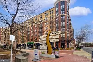 444 W Broad St #229, Falls Church, VA 22046