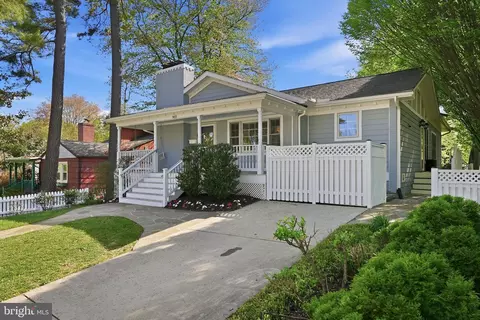 903 Parker Ave, Falls Church, VA 22046