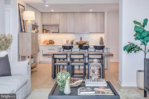 255 W Falls Station Blvd #903, Falls Church, VA 22046