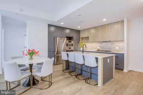 255 W Falls Station Blvd #903, Falls Church, VA 22046