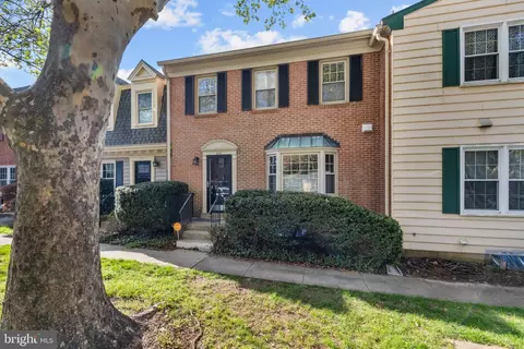 1002 Jennifer Ln, Falls Church, VA 22046