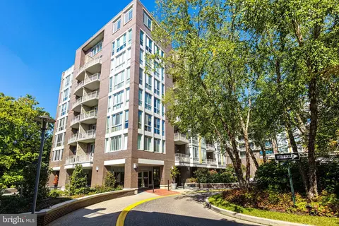 513 W Broad St #504, Falls Church, VA 22046