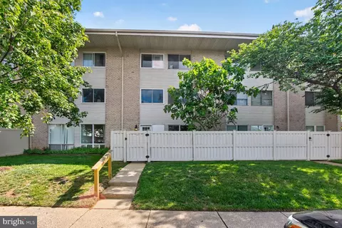 104 Birch St #A-3, Falls Church, VA 22046