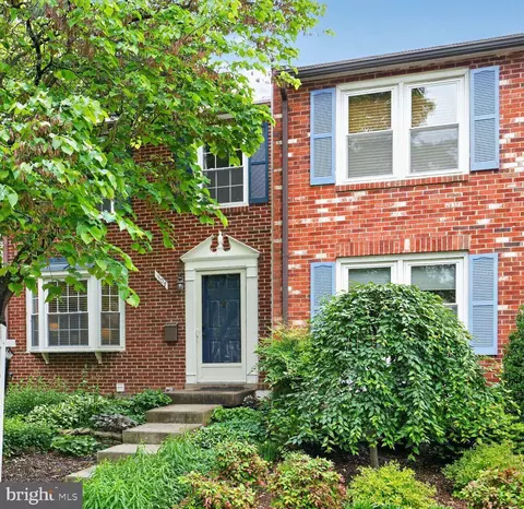 307 Gundry Dr, Falls Church, VA 22046