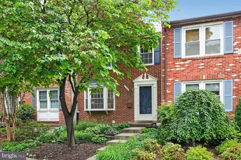 307 Gundry Dr, Falls Church, VA 22046
