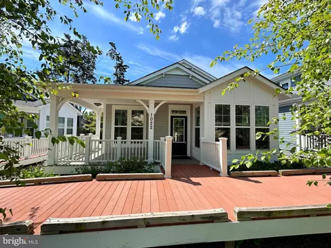 1022 Railroad Ave #4, Falls Church, VA 22046