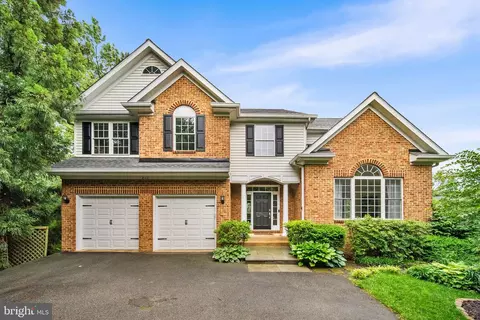 813 Fulton Ave, Falls Church, VA 22046