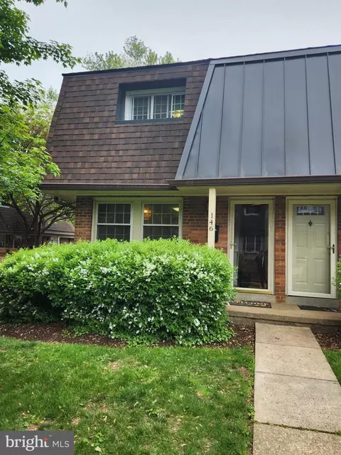146 S Virginia Ave S #32, Falls Church, VA 22046