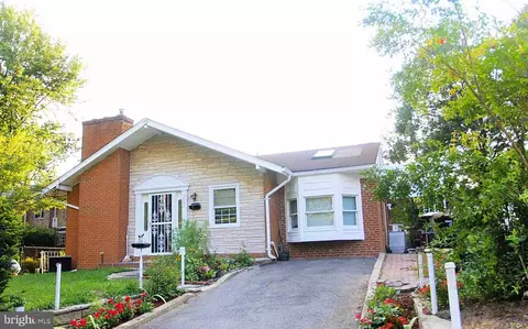 202 S Cherry St, Falls Church, VA 22042