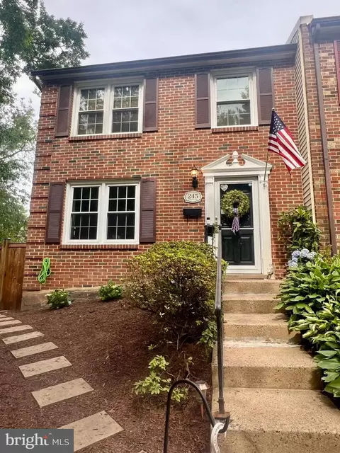 245 Gundry Dr, Falls Church, VA 22046