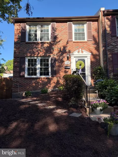 245 Gundry Dr, Falls Church, VA 22046