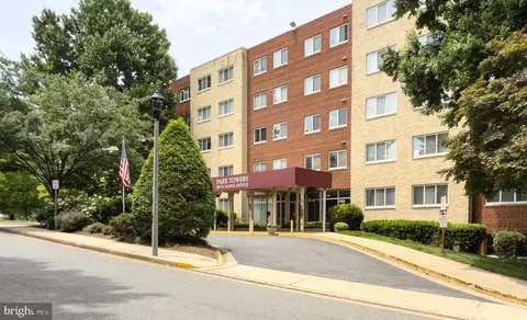 200 N Maple Ave #206, Falls Church, VA 22046