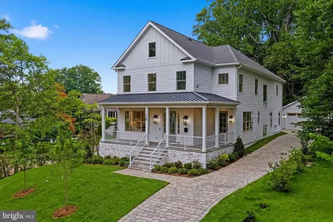 400 Dorchester Rd, Falls Church, VA 22046