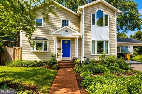 215 W George Mason Rd W, Falls Church, VA 22046