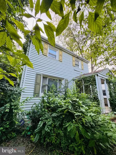 123 W Westmoreland Rd, Falls Church, VA 22046