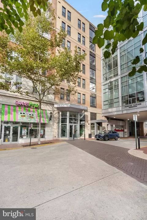 444 Broad St #229, Falls Church, VA 22046