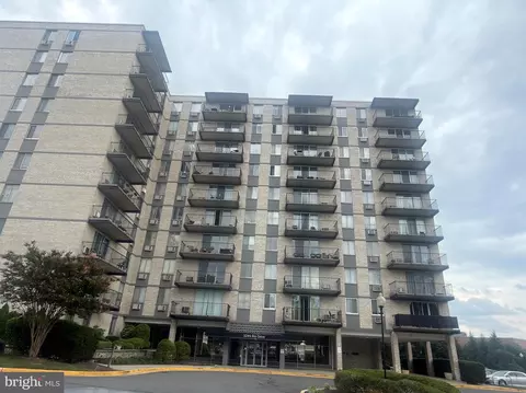 3245 Rio Dr #903, Falls Church, VA 22040