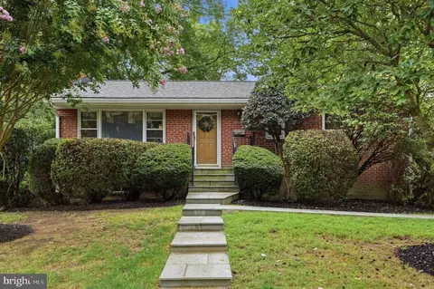 601 Randolph St, Falls Church, VA 22046