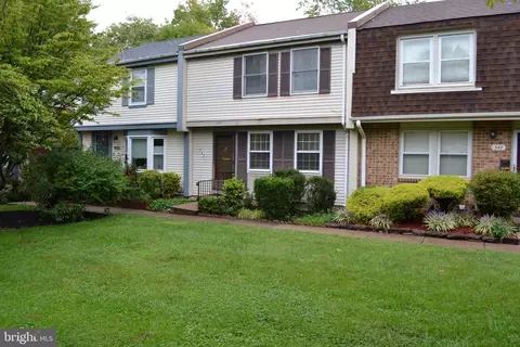 345 James St, Falls Church, VA 22046