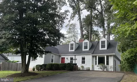 606 Timber Ln, Falls Church, VA 22046