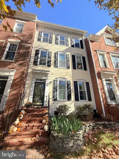 403 Hillwood Ave, Falls Church, VA 22046