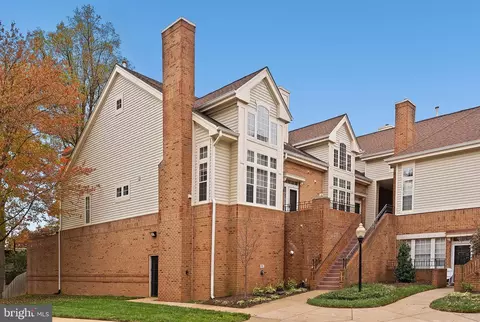 7033 Haycock Rd #F, Falls Church, VA 22043