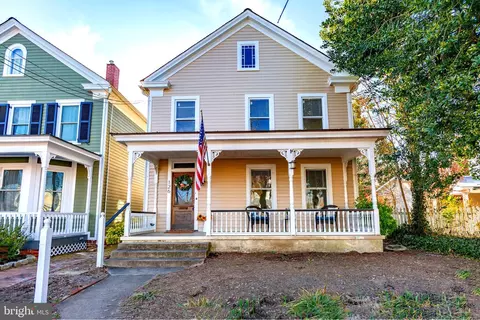 126 Caroline St, Fredericksburg, VA 22401