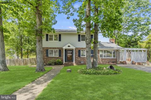 401 Deerwood Dr, Fredericksburg, VA 22401