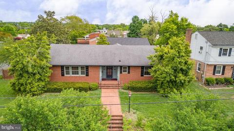 2011 Washington Ave, Fredericksburg, VA 22401