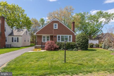 102 Longstreet Ave, Fredericksburg, VA 22401