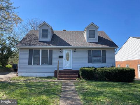 453 Woodford St, Fredericksburg, VA 22401