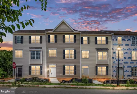 1014 Wicklow Dr, Fredericksburg, VA 22401
