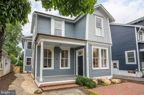 1213 Winchester St, Fredericksburg, VA 22401