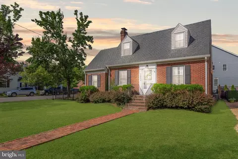 1802 College Ave, Fredericksburg, VA 22401
