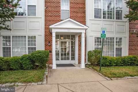 701201 Cobblestone Blvd #201, Fredericksburg, VA 22401