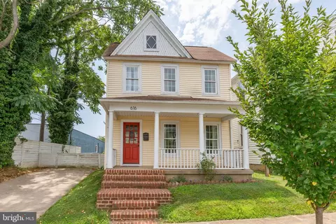 616 Wolfe St, Fredericksburg, VA 22401