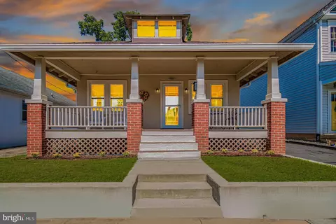 425 Bunker Hill St, Fredericksburg, VA 22401