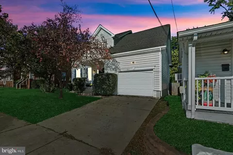 1811 Augustine Ave, Fredericksburg, VA 22401