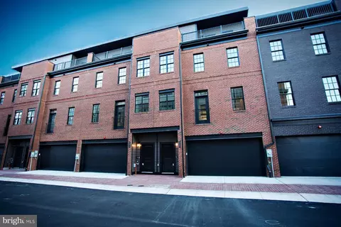 528 Mia St, Fredericksburg, VA 22401