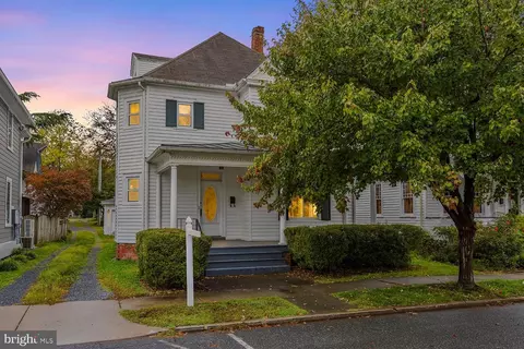 1306 Winchester St, Fredericksburg, VA 22401