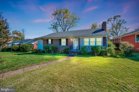 444 Riverside Dr, Fredericksburg, VA 22401