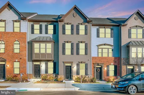 1107 Rampart Dr, Fredericksburg, VA 22401