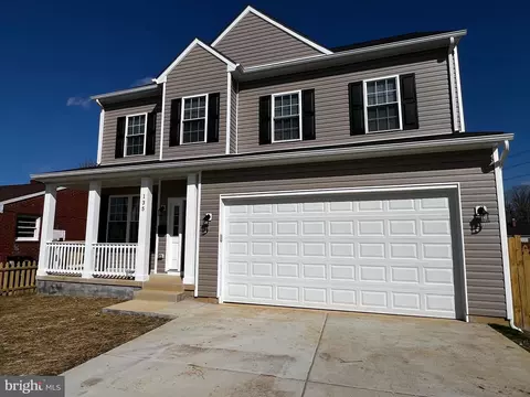 135 Hillcrest Dr, Fredericksburg, VA 22401