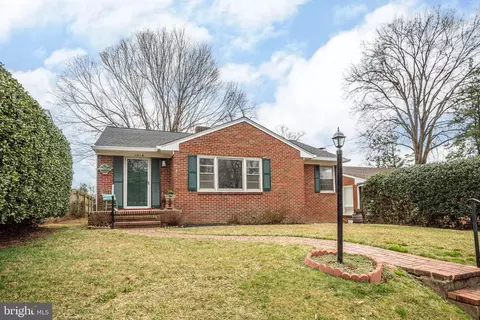 1416 Brent St, Fredericksburg, VA 22401